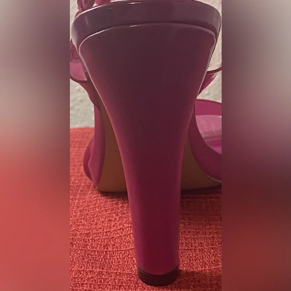 NWT..Karl Lagerfeld Fuchsia High Heel Sandals - Picture 10 of 16